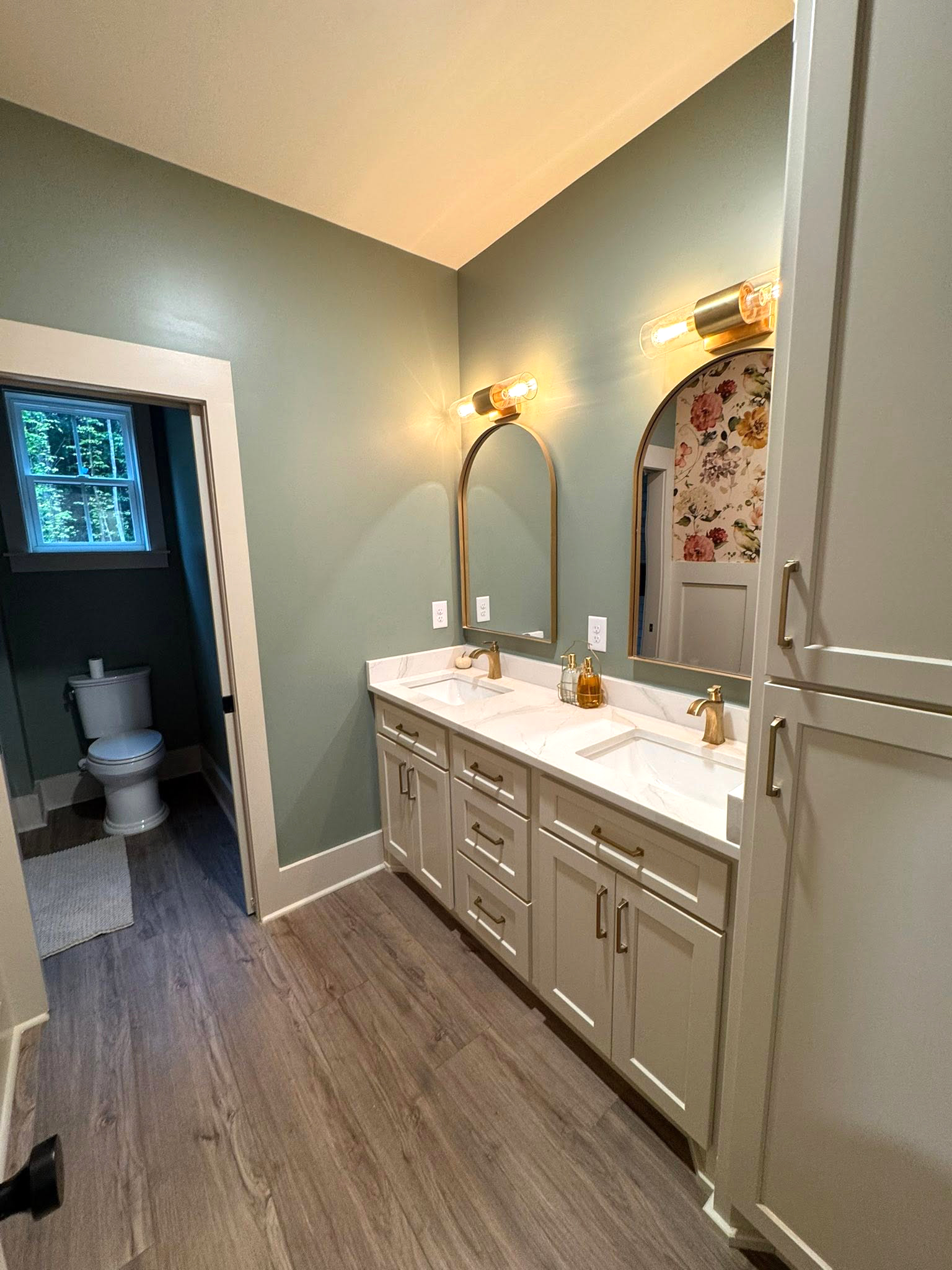Mod Plan 041-216 secondary bathroom double vanity